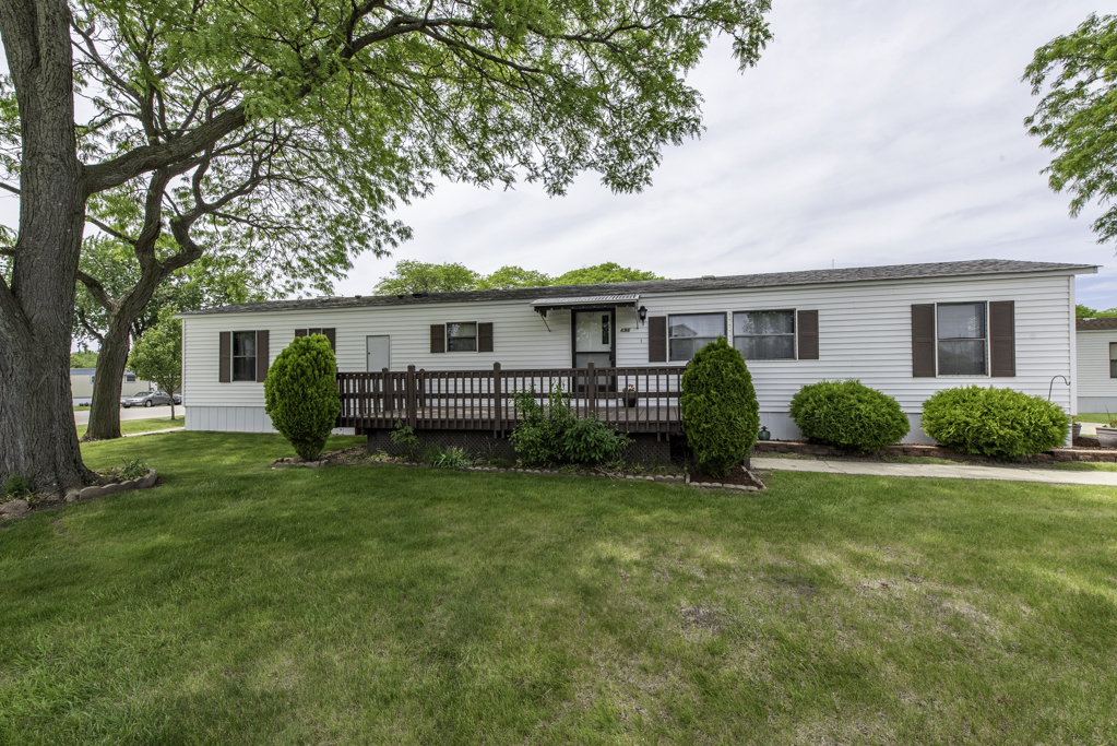 696 Birch Avenue Property Photo 1