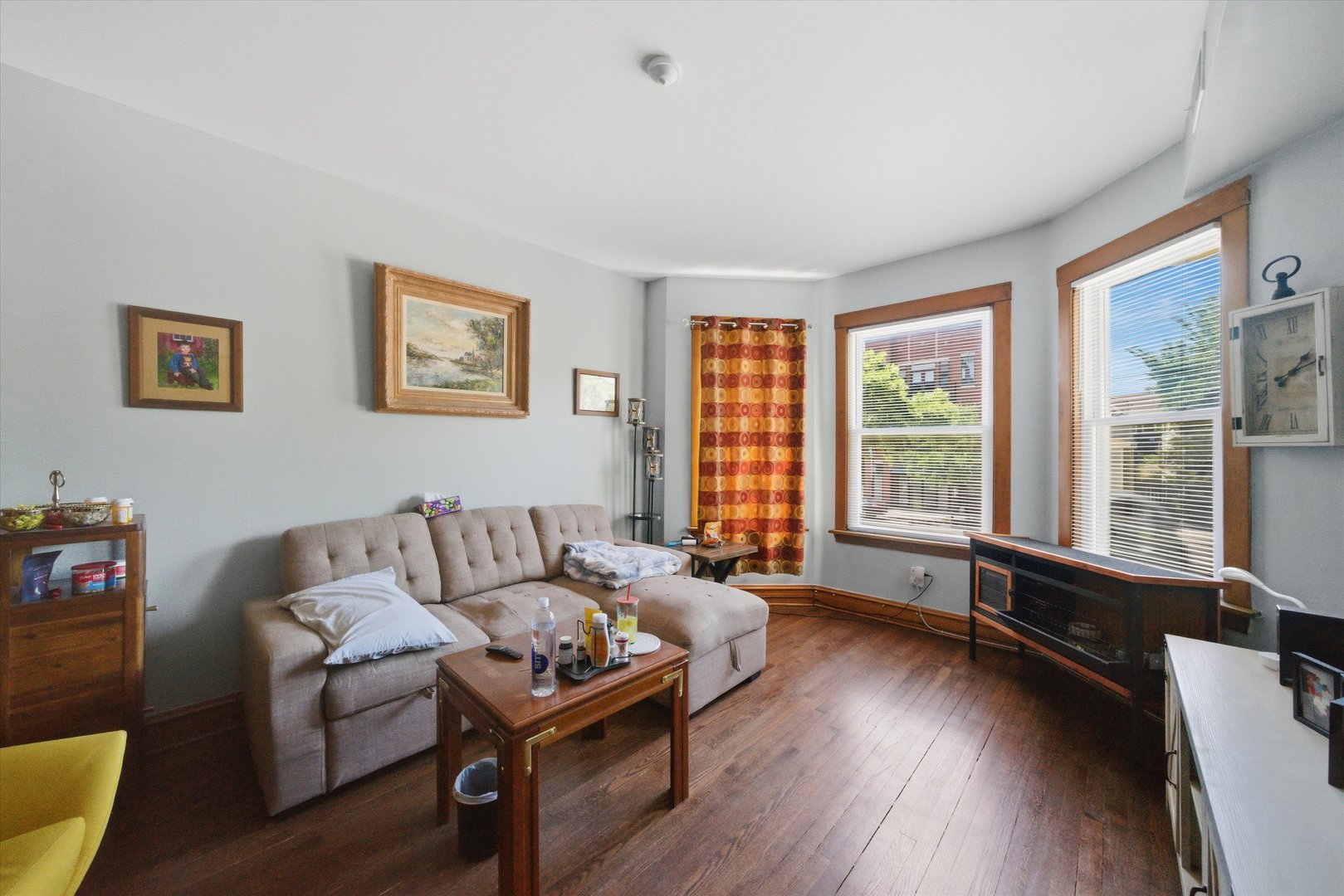 5117 N Western Avenue Property Photo 3