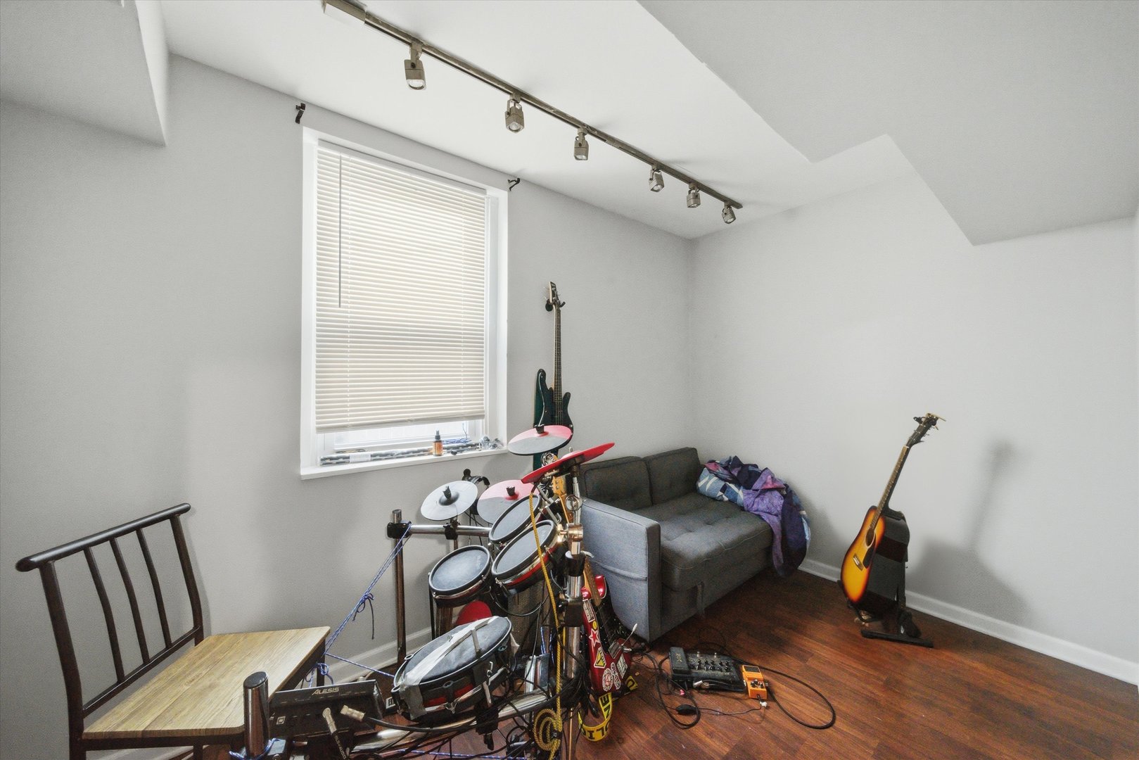 5117 N Western Avenue Property Photo 15