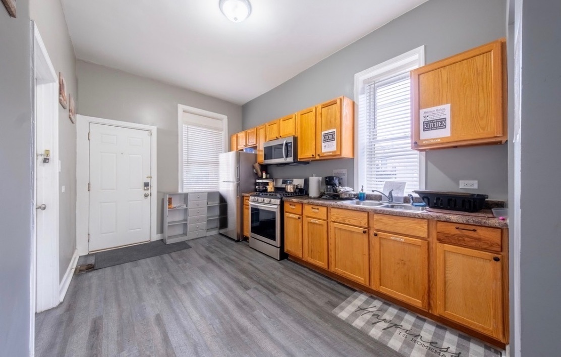 209 S Albany Avenue 1 Property Photo 4