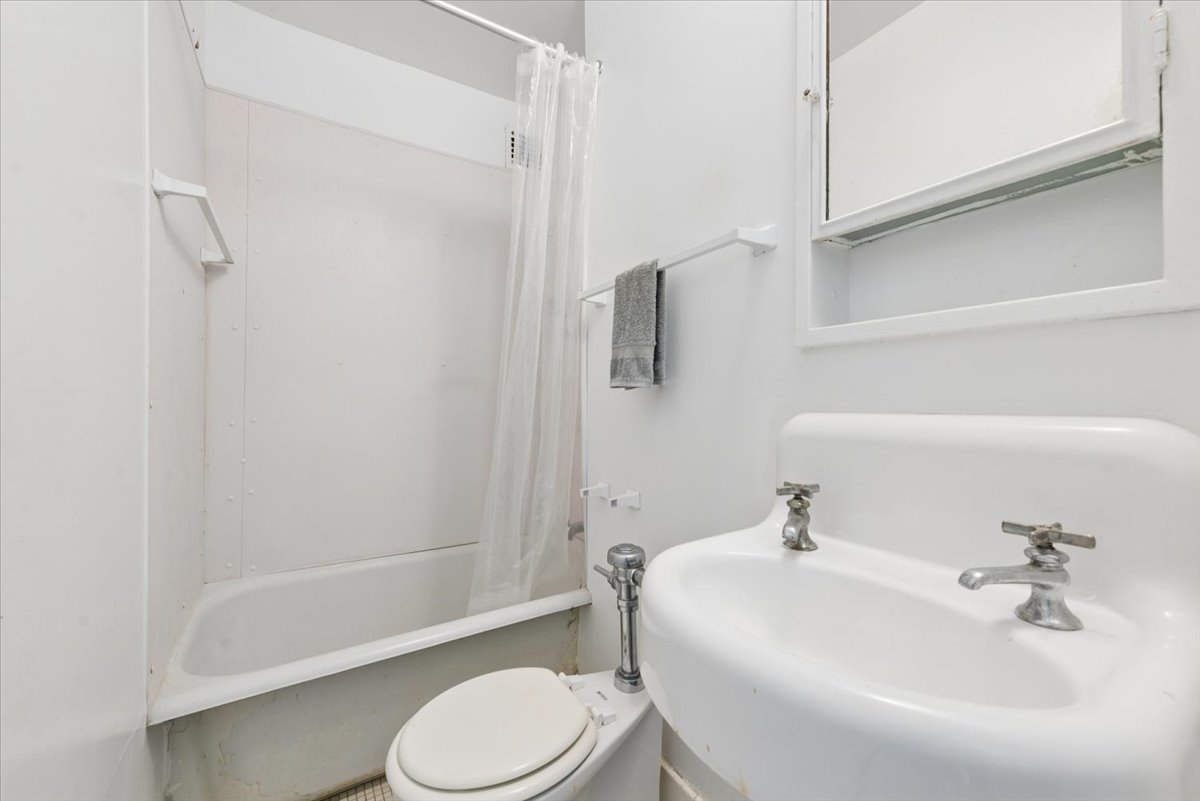 5555 N Sheridan Road 515 Property Photo 12