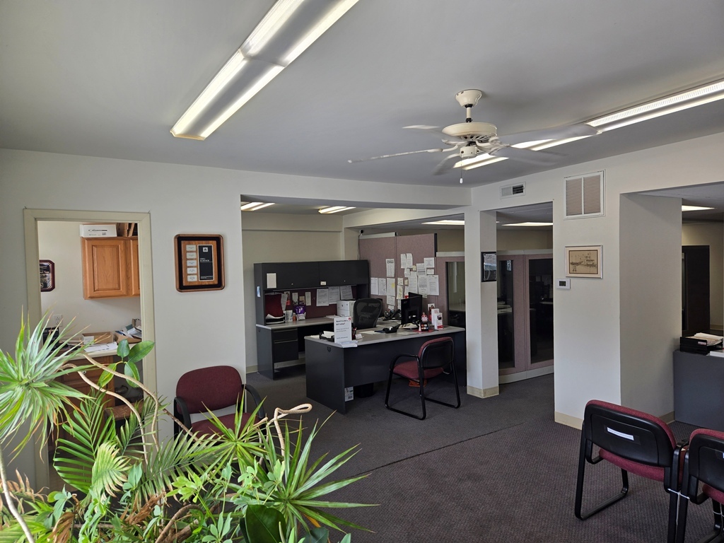 1727 Howard Street Property Photo 2