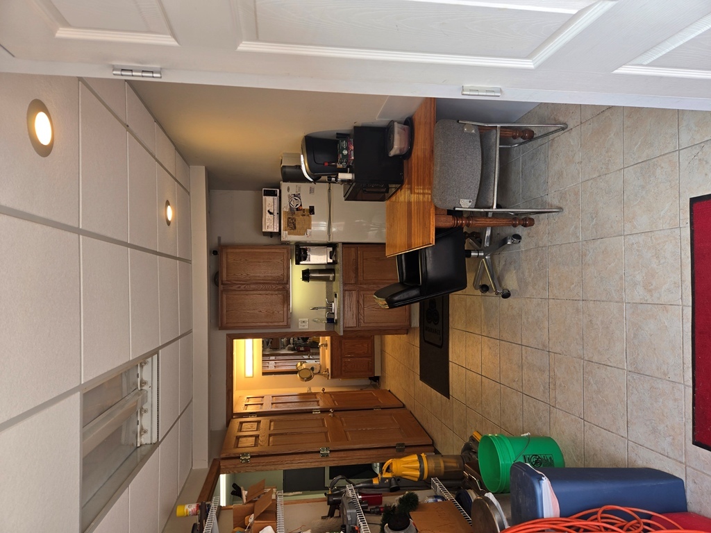 1727 Howard Street Property Photo 6