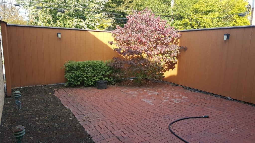 1727 Howard Street Property Photo 8