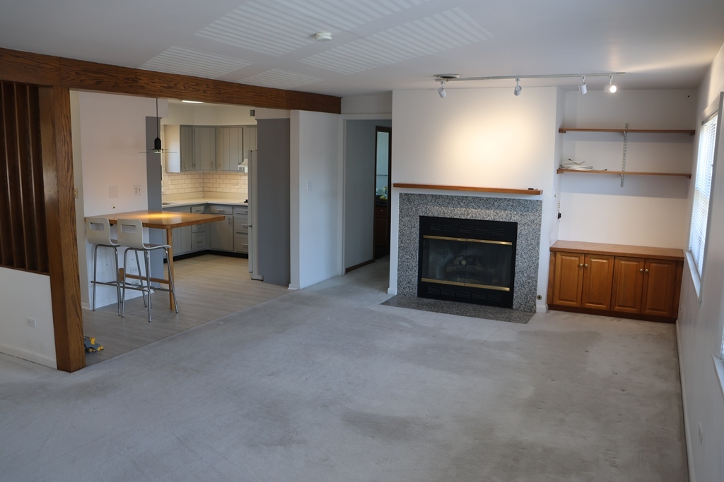 1727 Howard Street Property Photo 11