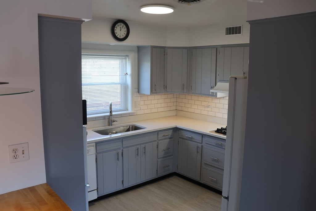 1727 Howard Street Property Photo 14