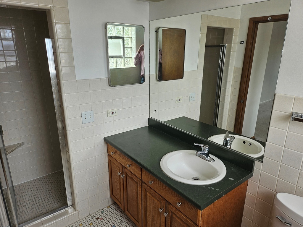 1727 Howard Street Property Photo 23