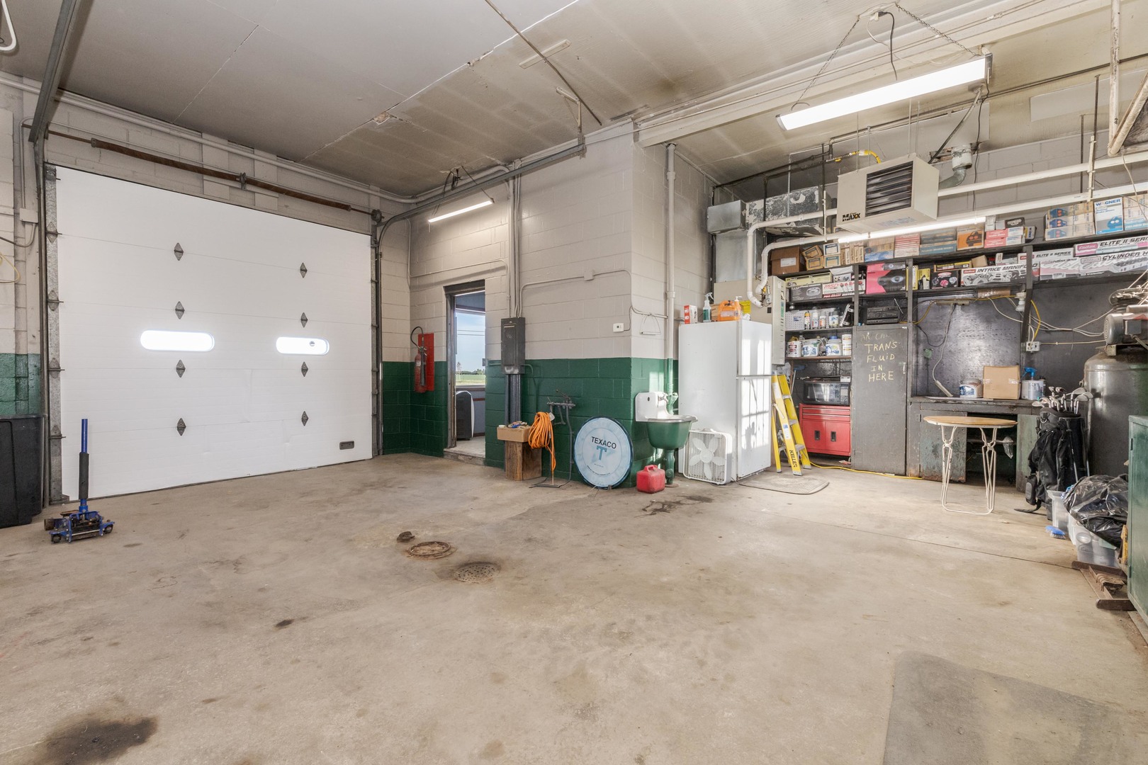 504 N Division Street Property Photo 19