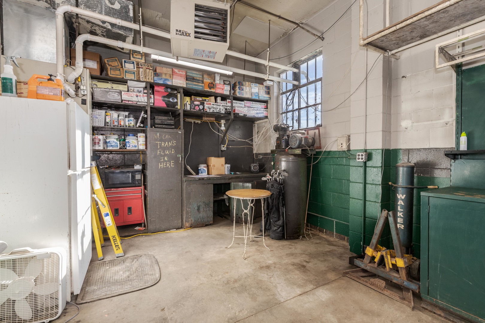504 N Division Street Property Photo 20