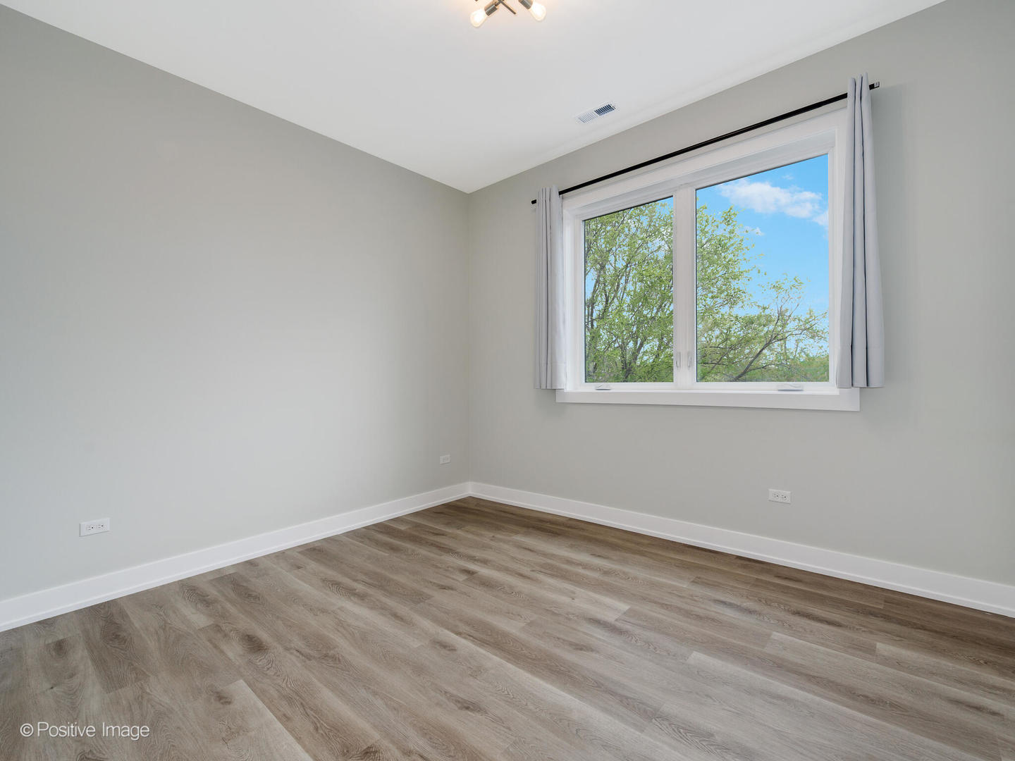 6112 S Drexel Street 201 Property Photo 11
