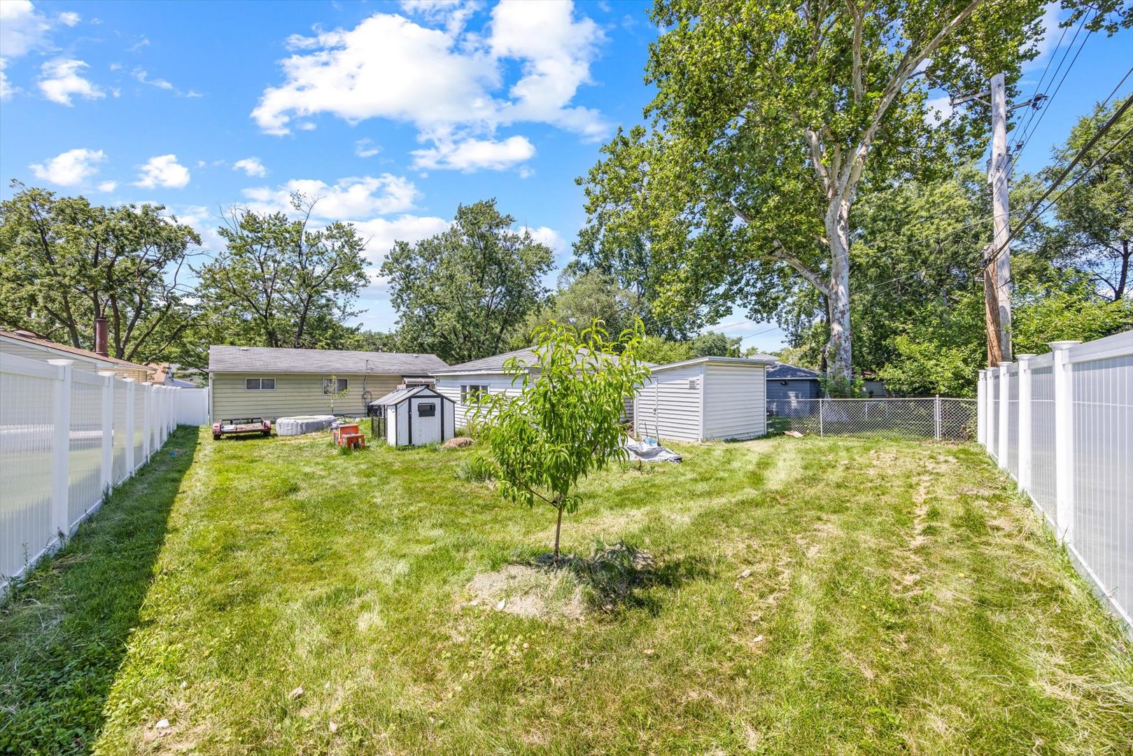 1629 Charles Drive Property Photo 9