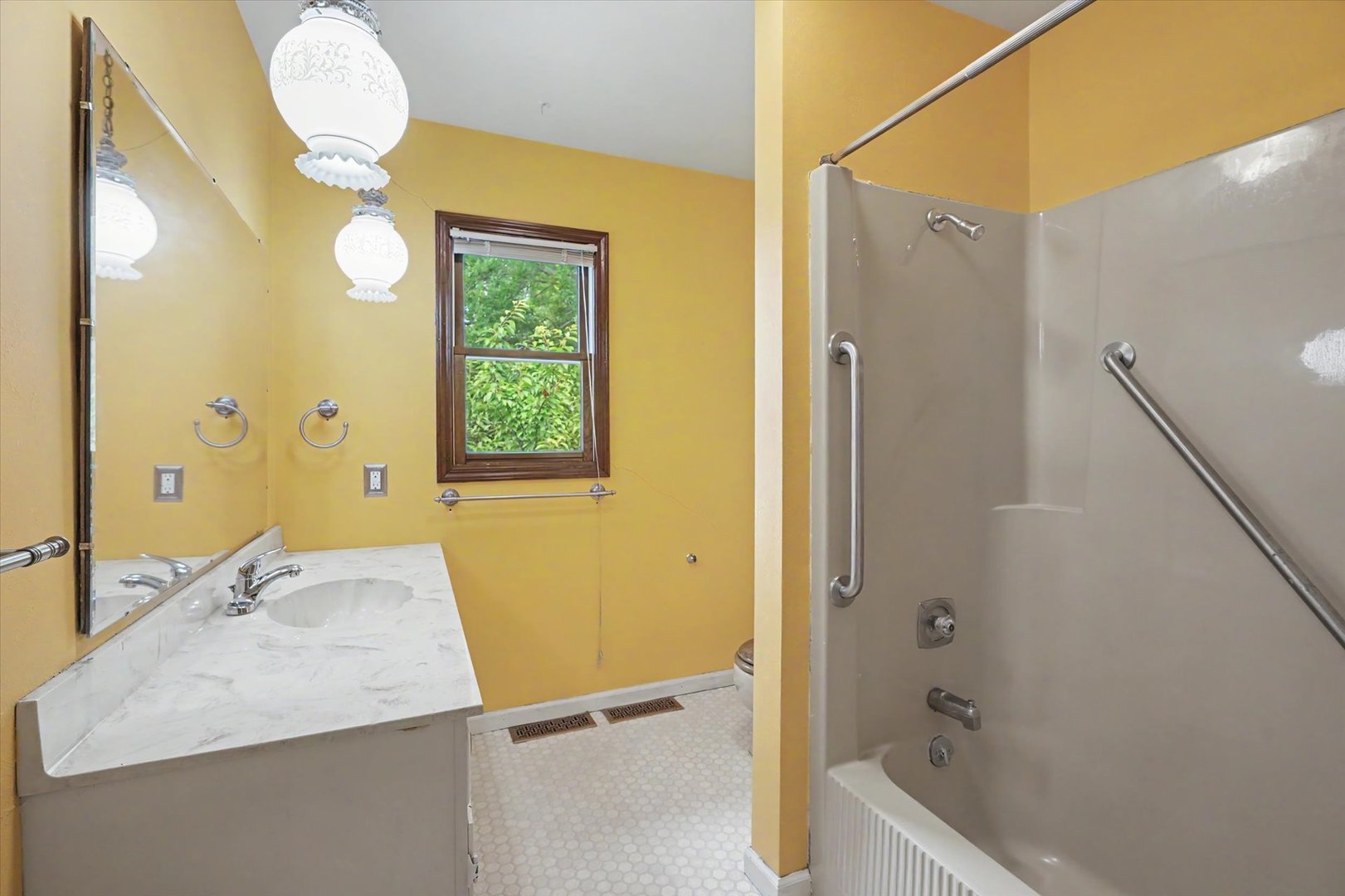 204 E Willard Street Property Photo 33