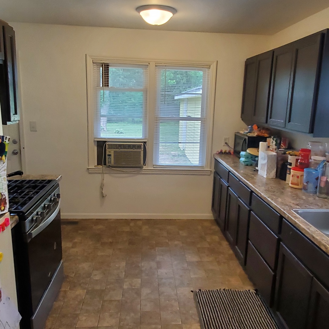 959 S Western Avenue Property Photo 9