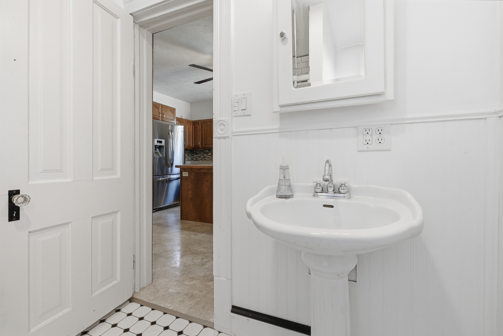 300 E Cypress Street Property Photo 21