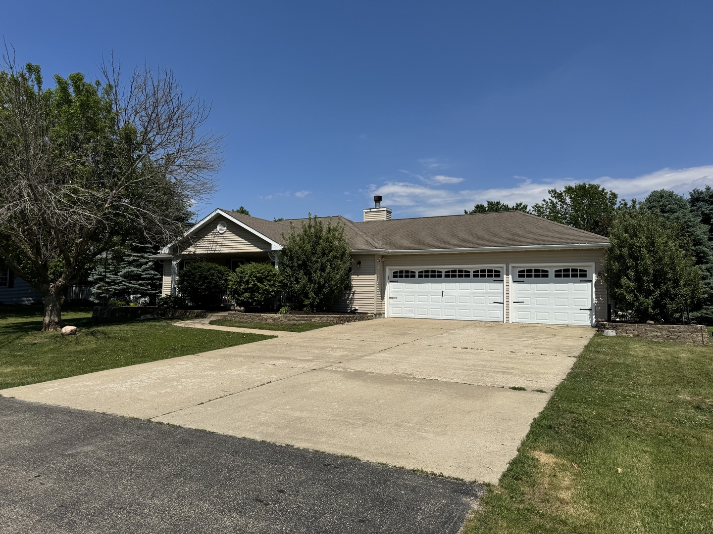 122 Windward Lane Property Photo