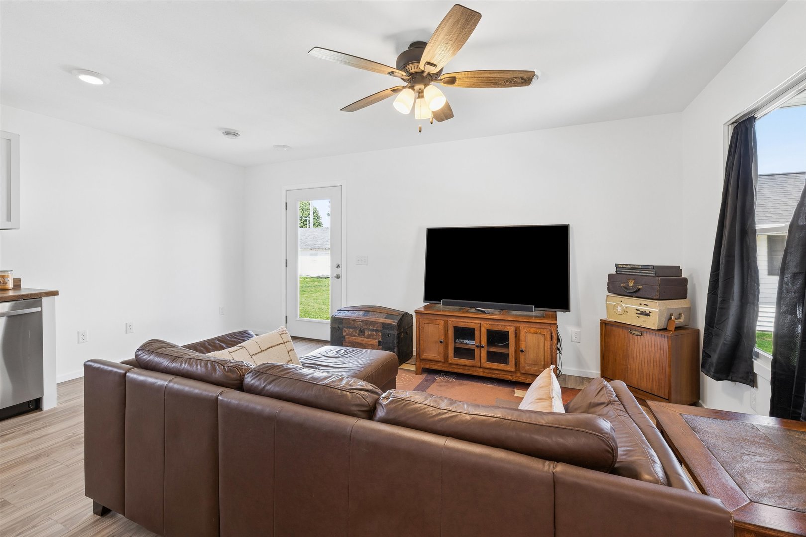 301 Church Avenue Property Photo 7