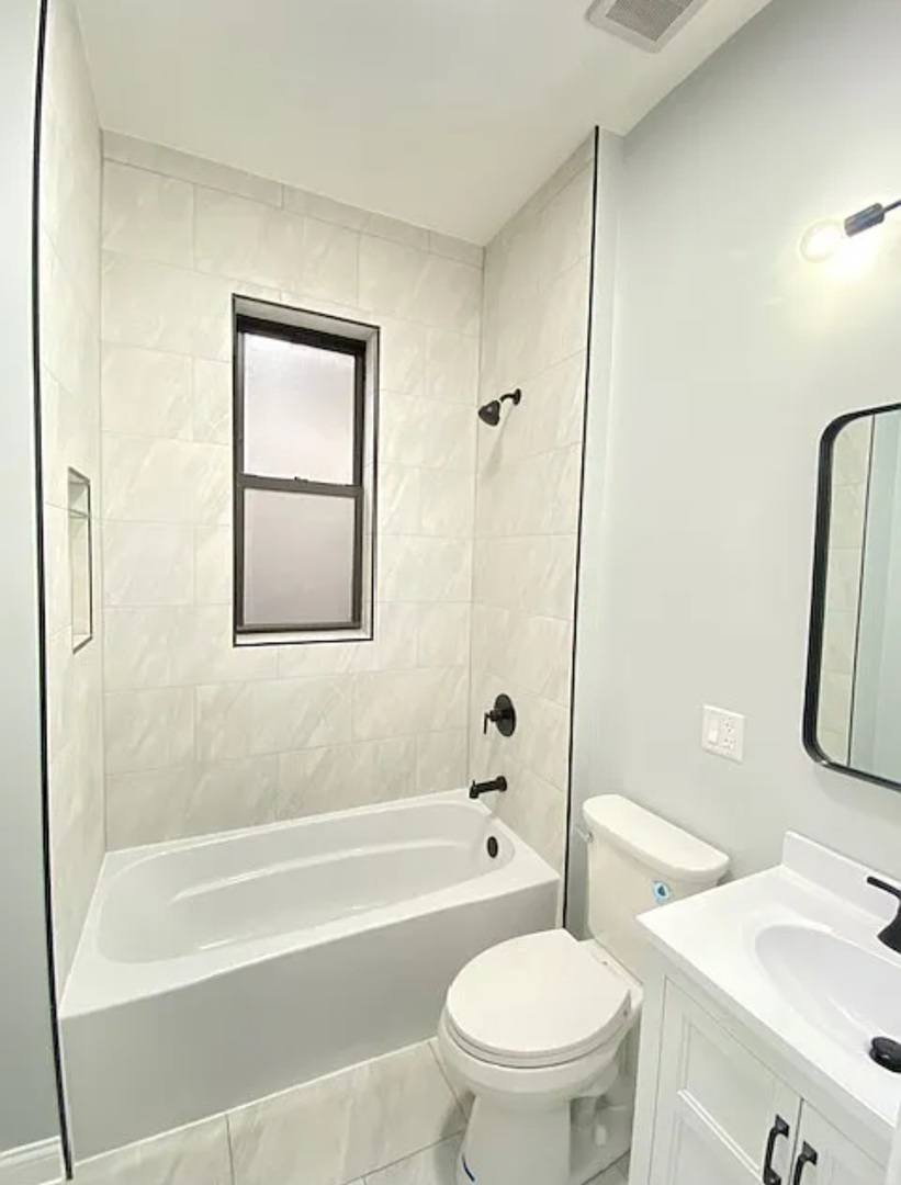 1305 E 69th Street 1 Property Photo 7