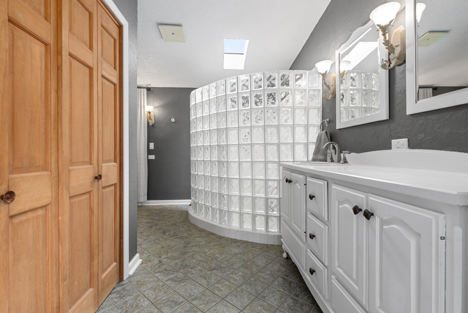 1801 Richton Road Property Photo 18