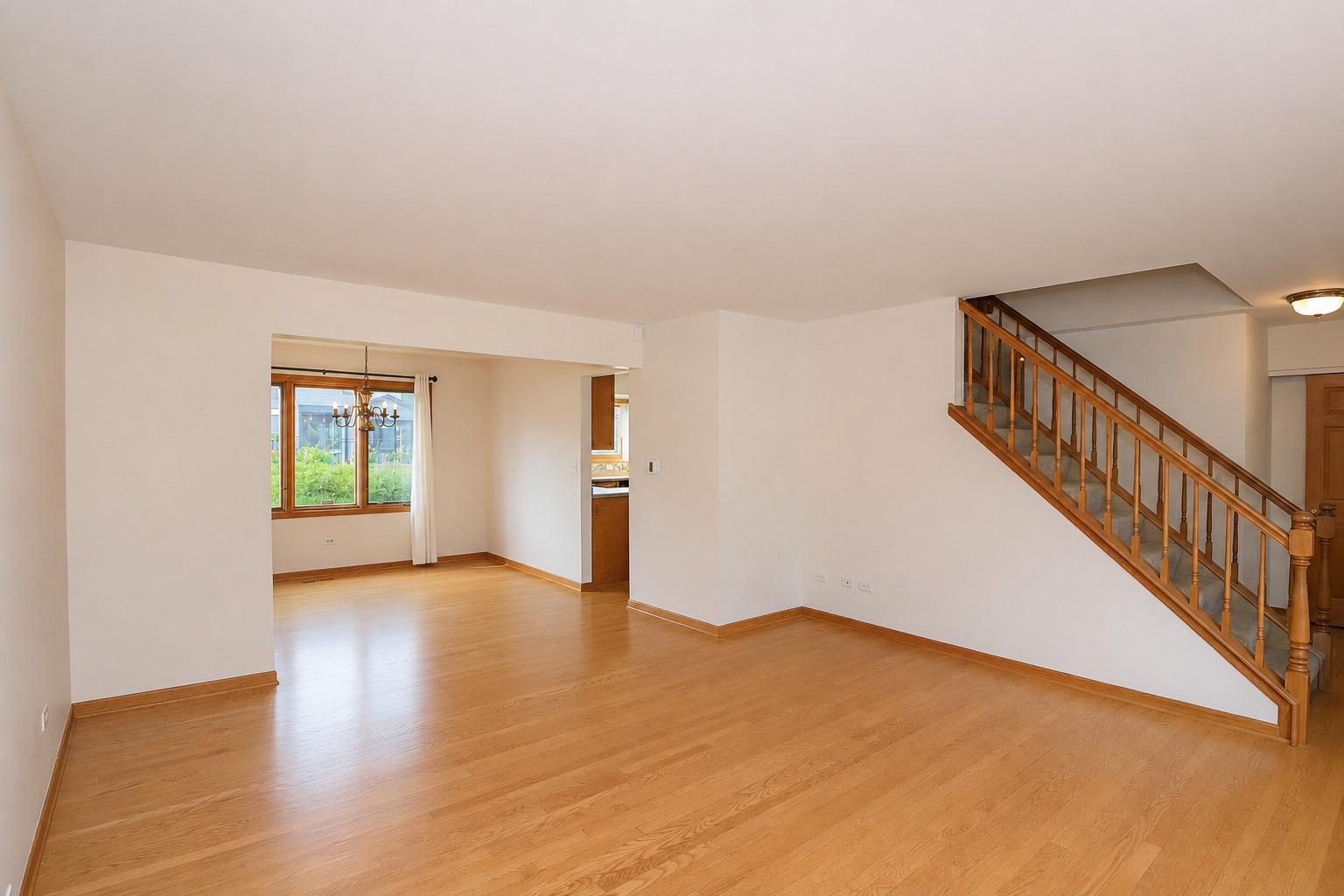 706 N Point Drive Property Photo 4