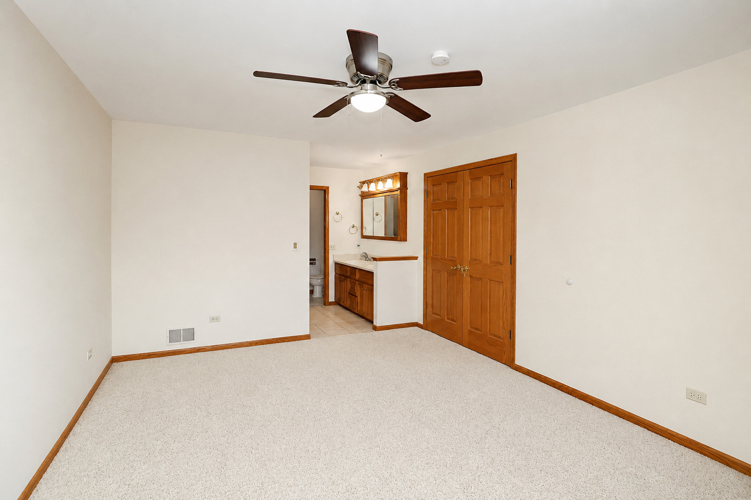 706 N Point Drive Property Photo 18