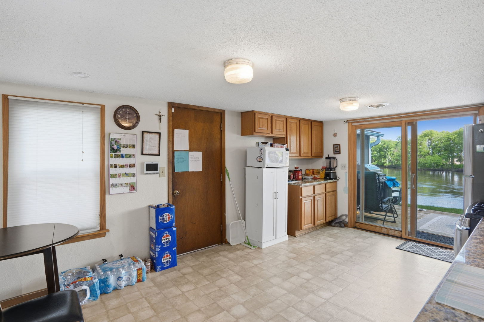 104 1st Street E Property Photo 8