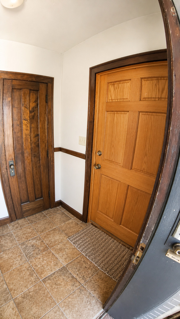 5433 W Melrose Street Property Photo 5