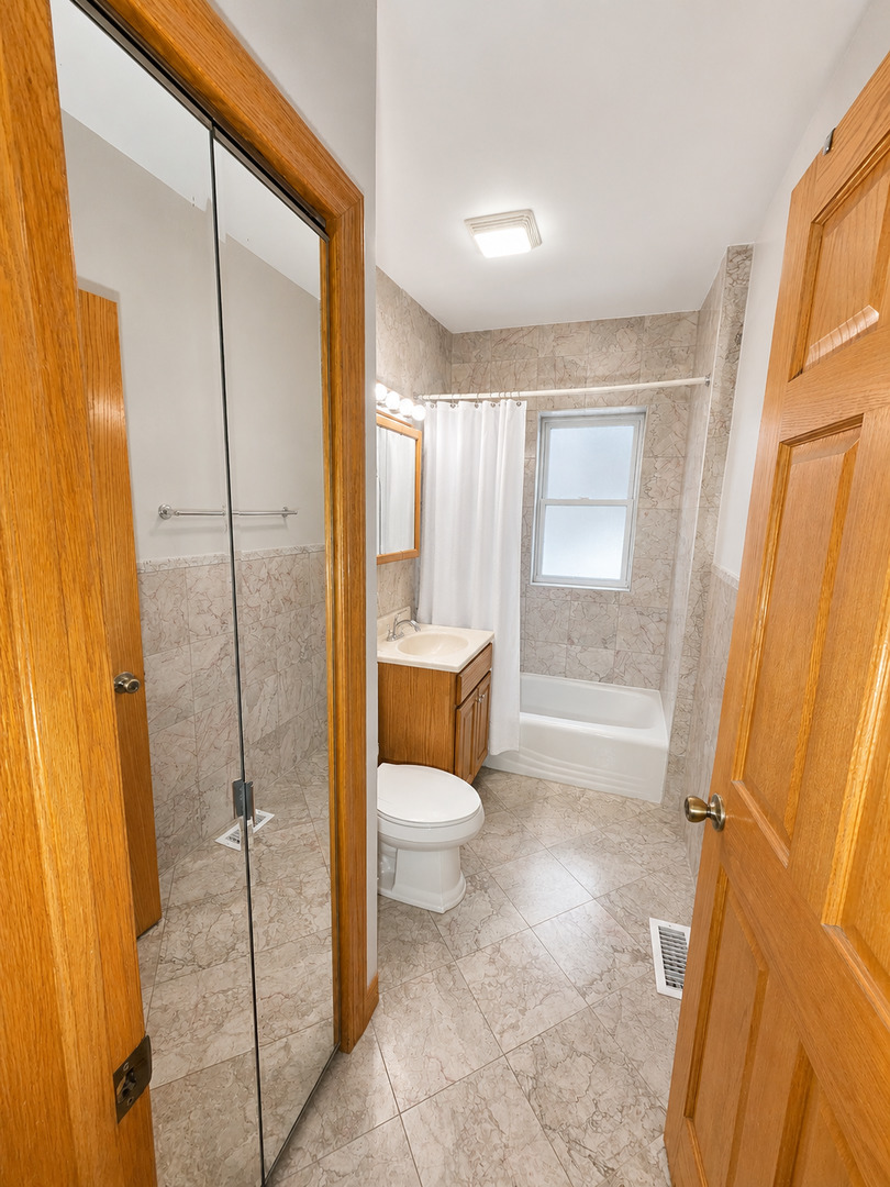 5433 W Melrose Street Property Photo 15