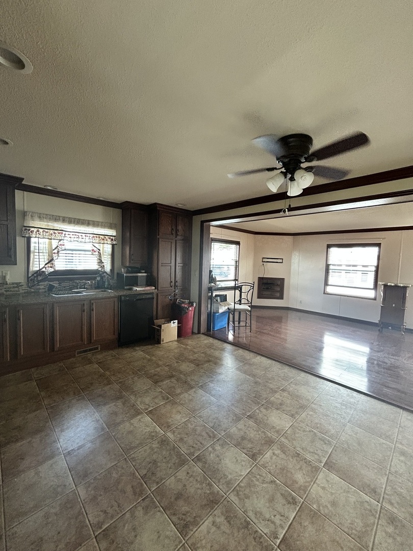 8800 S Harlem Avenue 404 Property Photo 5