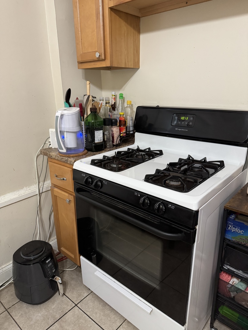 3145 S May Street 1f Property Photo 6