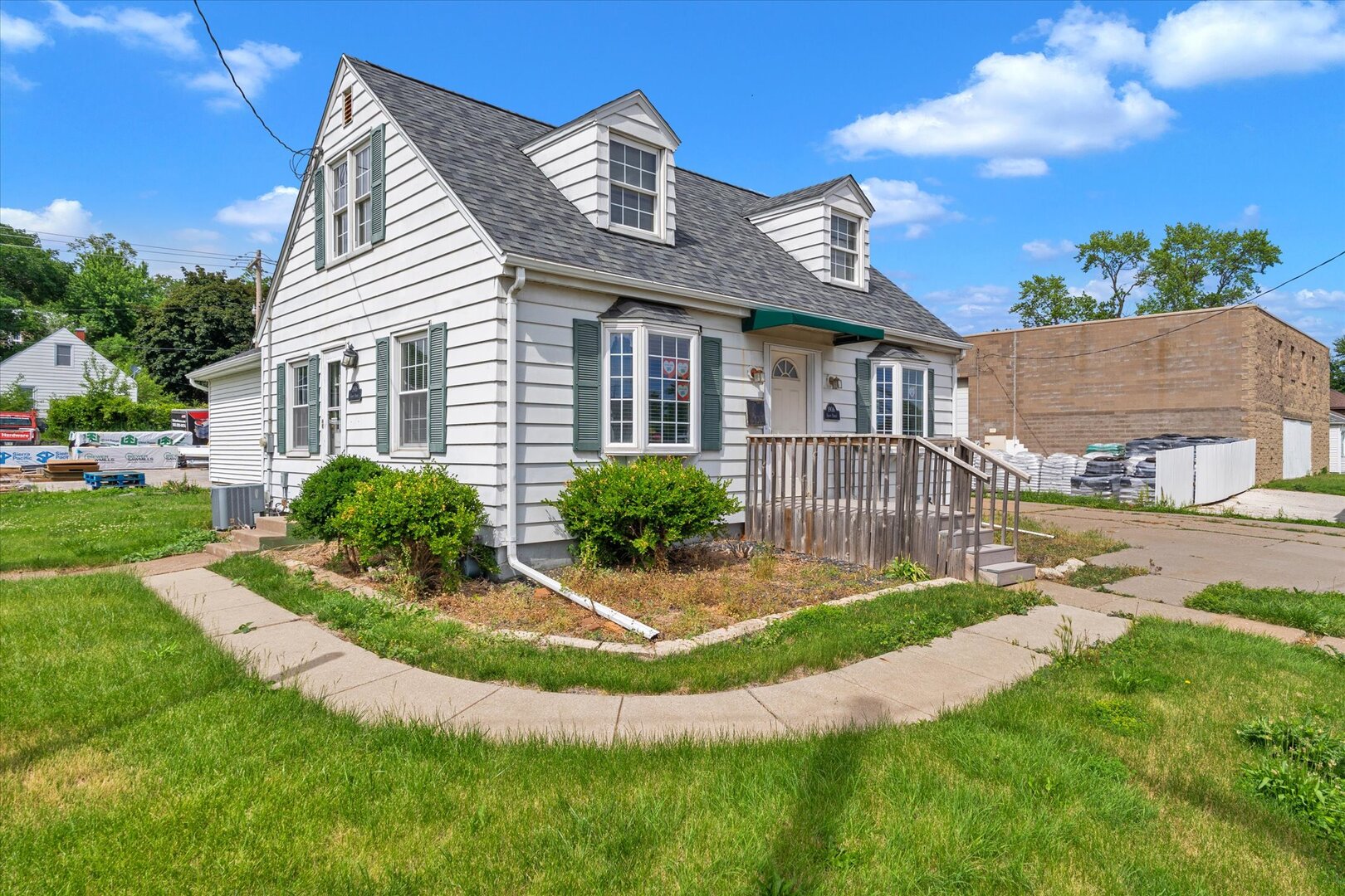 1906 Grant Street Property Photo 3