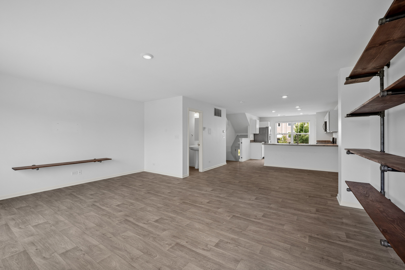 3824 Honeysuckle Lane Property Photo 7