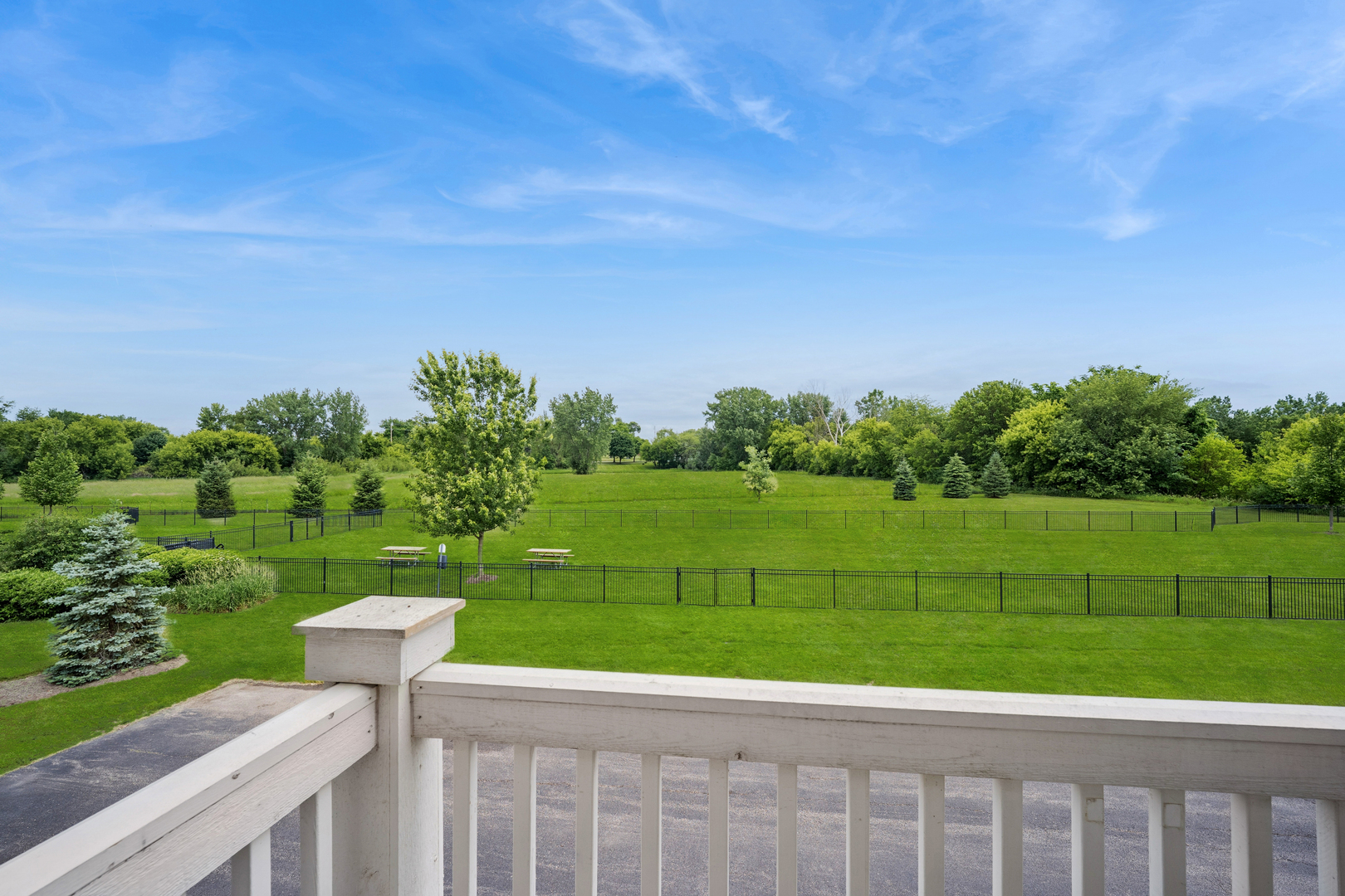3824 Honeysuckle Lane Property Photo 9