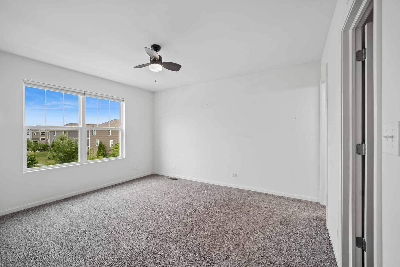 3824 Honeysuckle Lane Property Photo 10