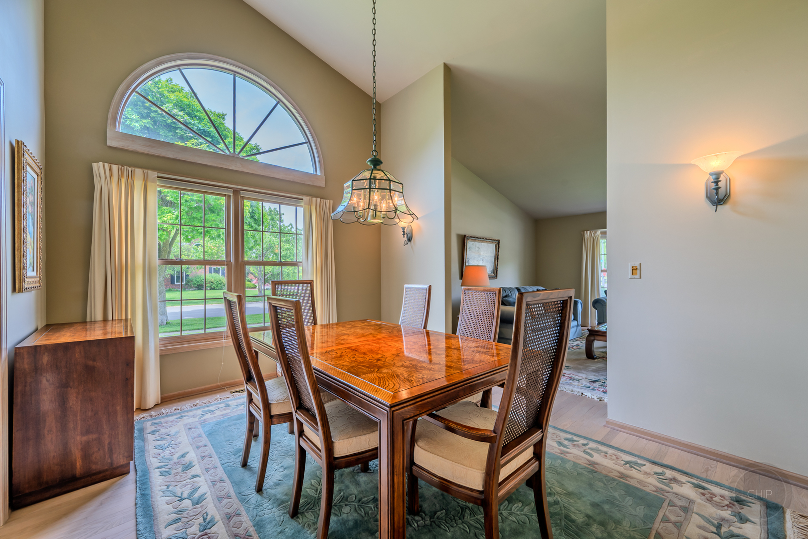 1046 E Amberwood Circle Property Photo 4