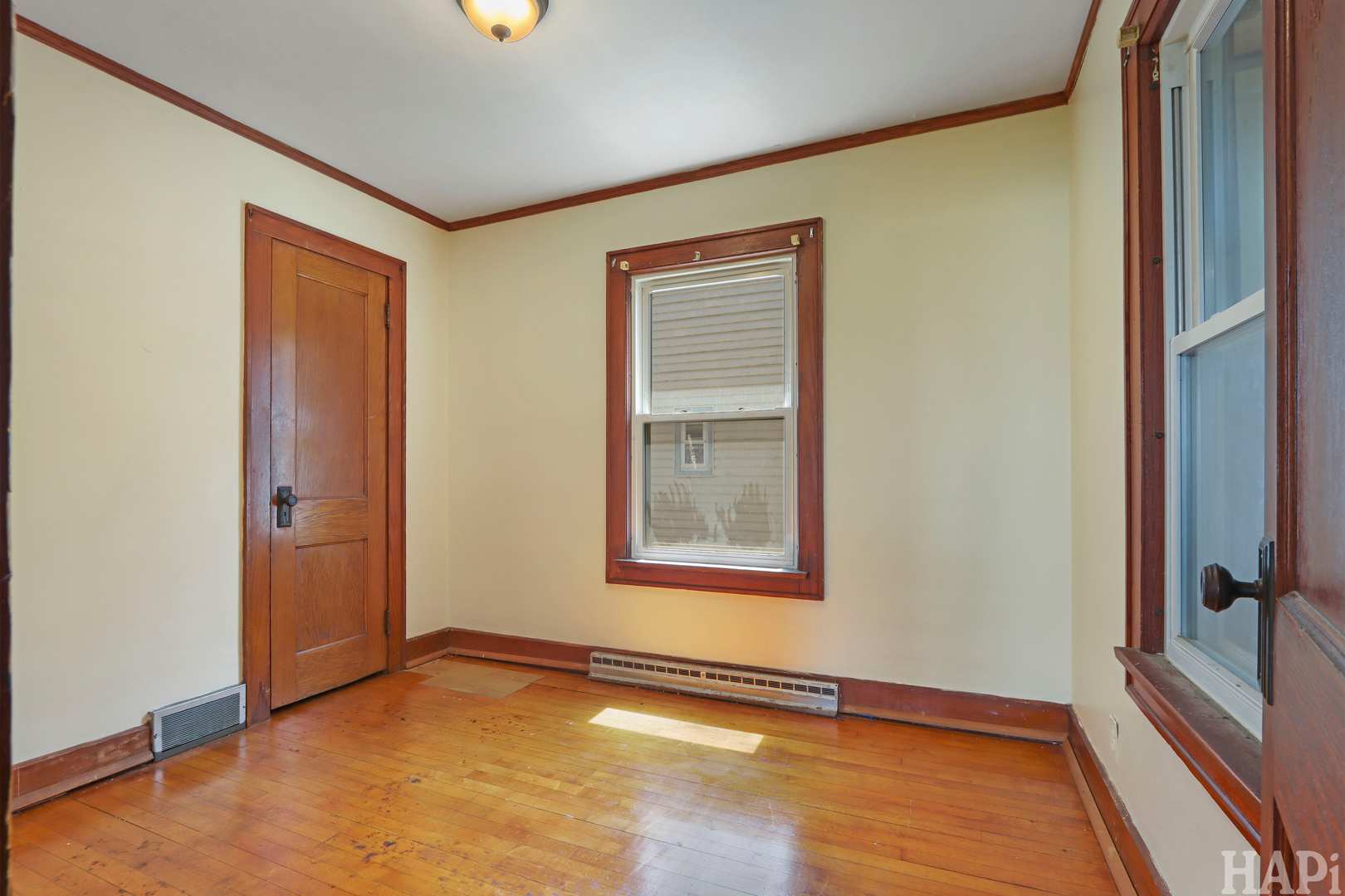 825 N Ash Street Property Photo 4