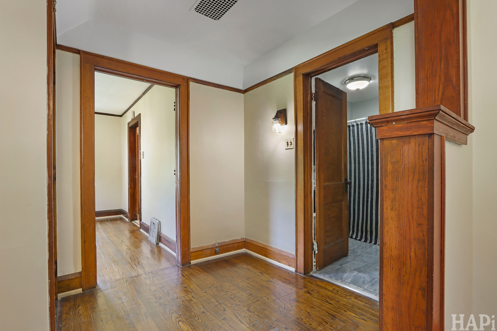 825 N Ash Street Property Photo 5