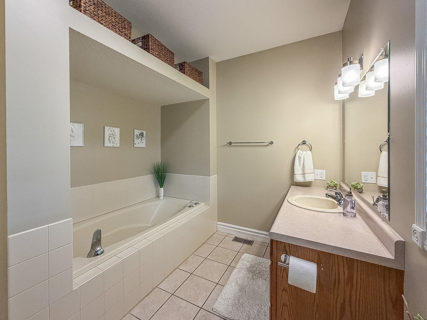 3906 Turnberry Drive Property Photo 25