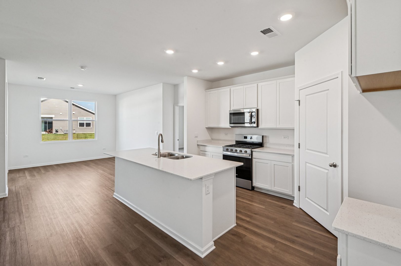 14616 S Azalia Circle Property Photo 3