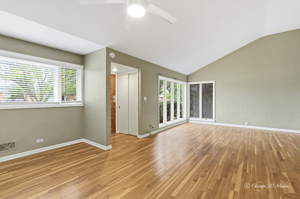 7349 W Breen Street Property Photo 6