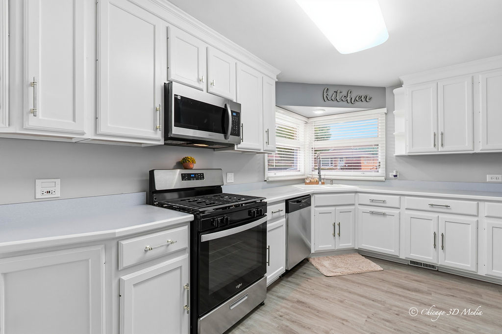 7349 W Breen Street Property Photo 10