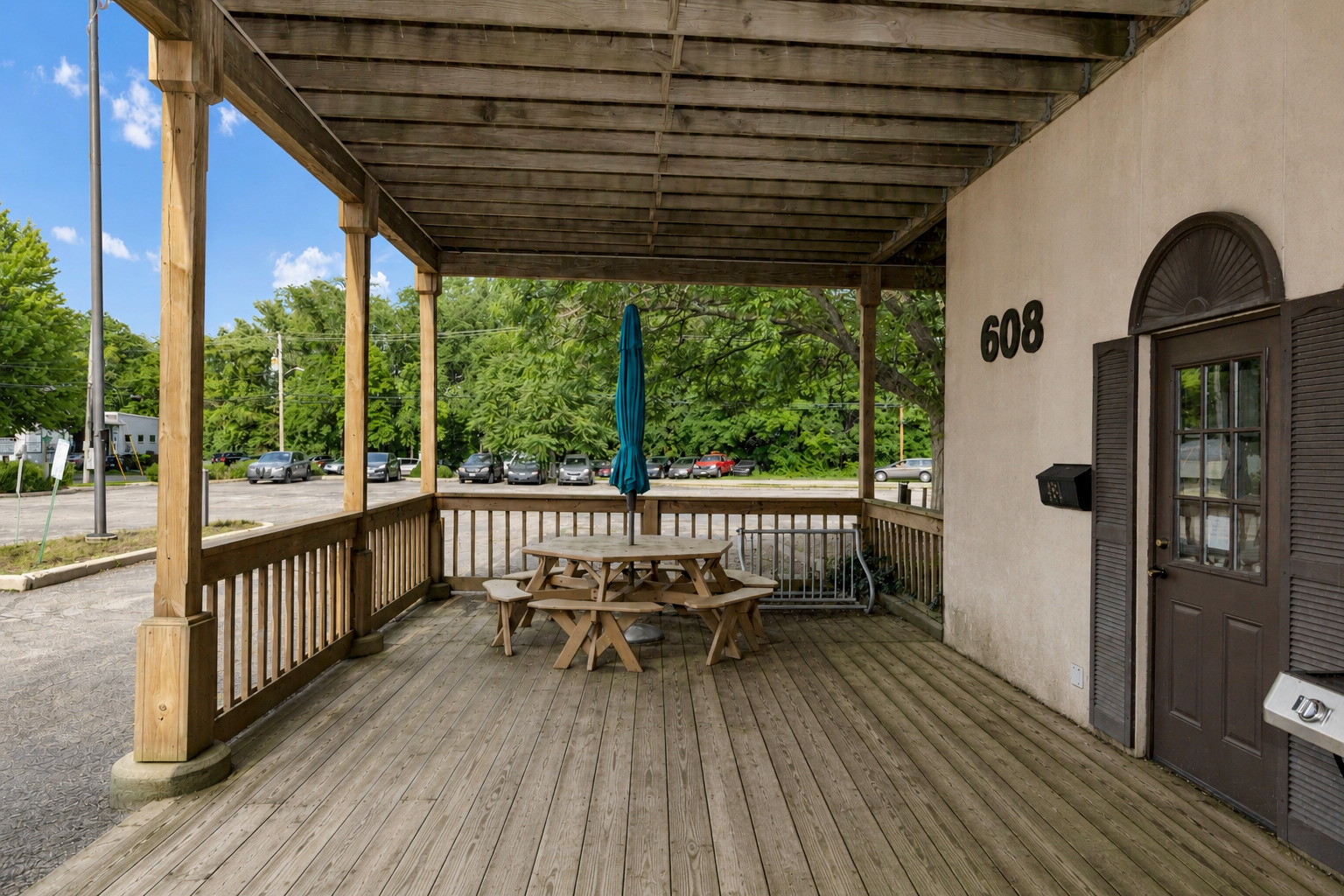 628 North Street Property Photo 4