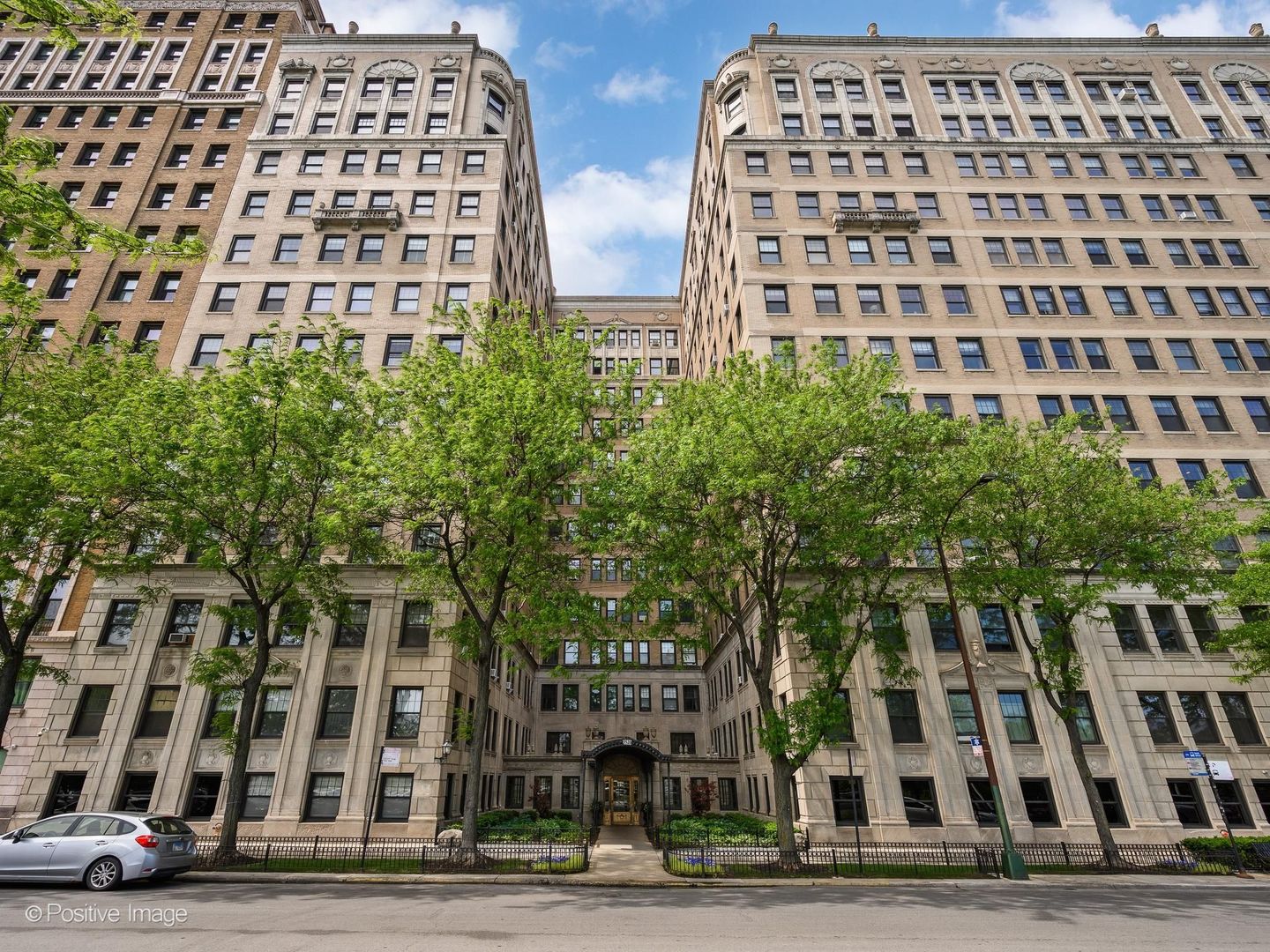 3520 N LAKE SHORE Drive 6N Property Photo 1