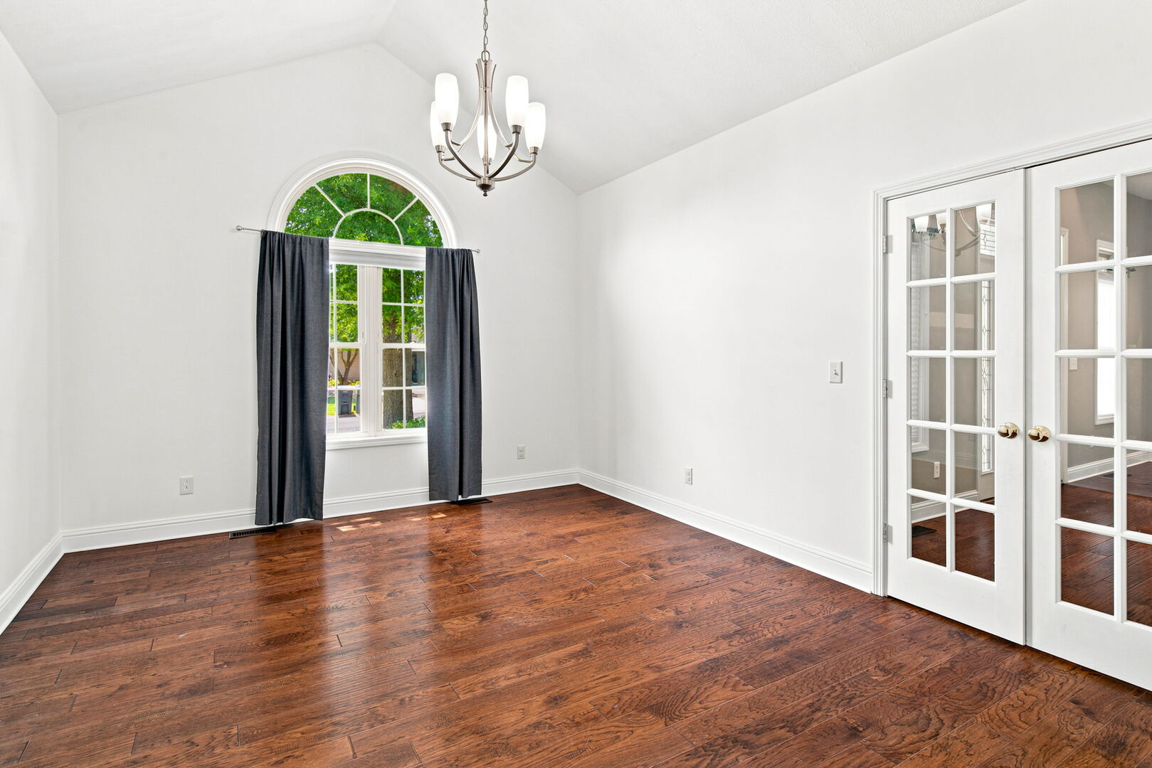 1104 Daybreak Drive Property Photo 16