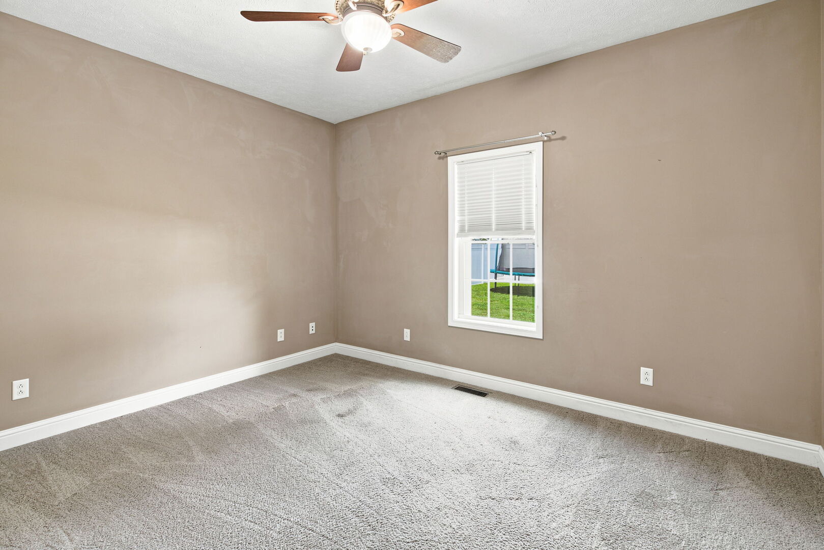1104 Daybreak Drive Property Photo 23