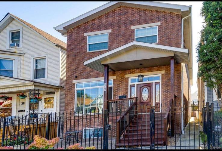 3027 N Allen Avenue Property Photo 1