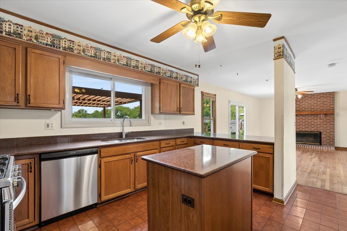 510 Ambria Drive Property Photo 8