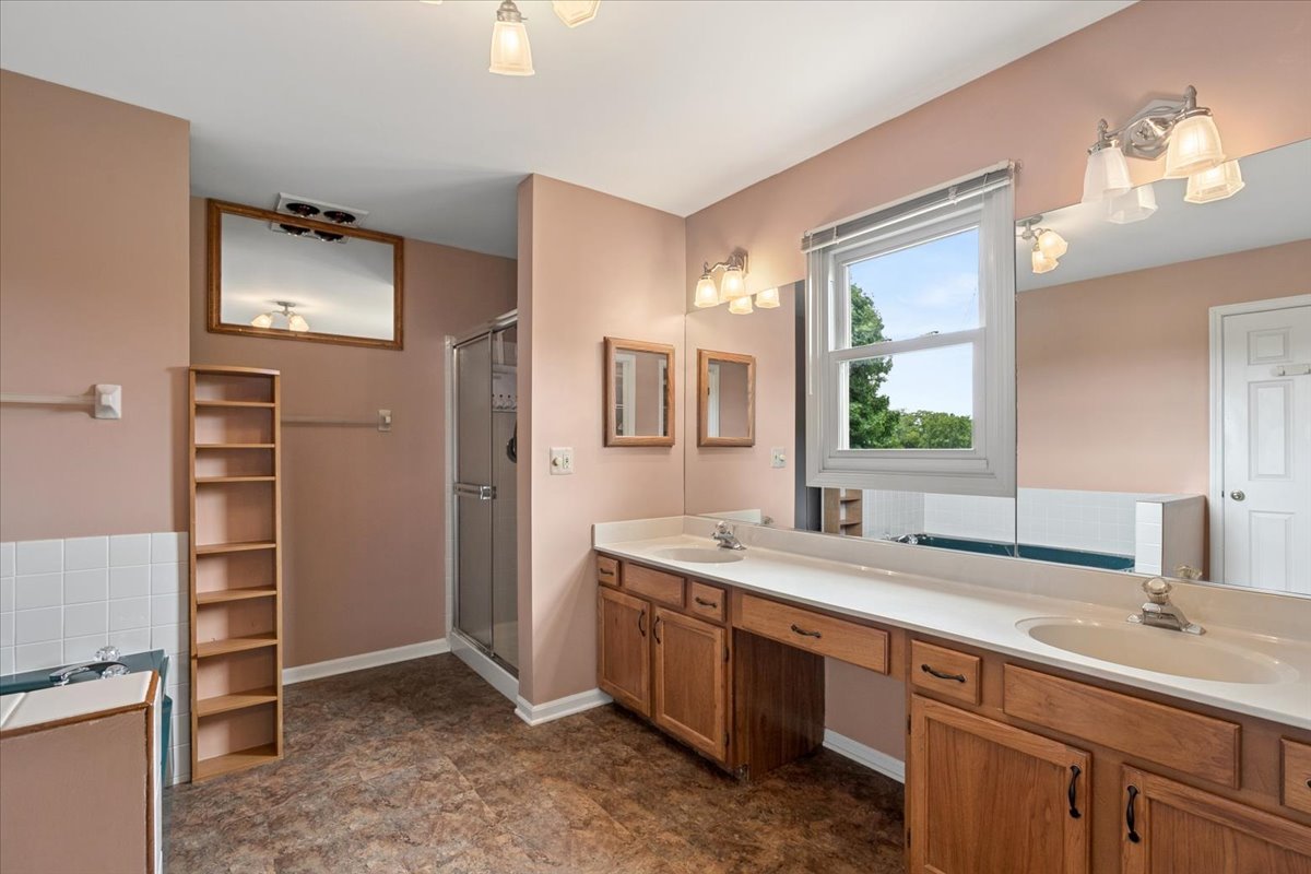 510 Ambria Drive Property Photo 14