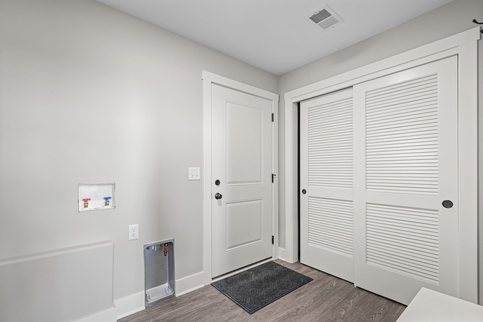 6942 Faiths Way Property Photo 17