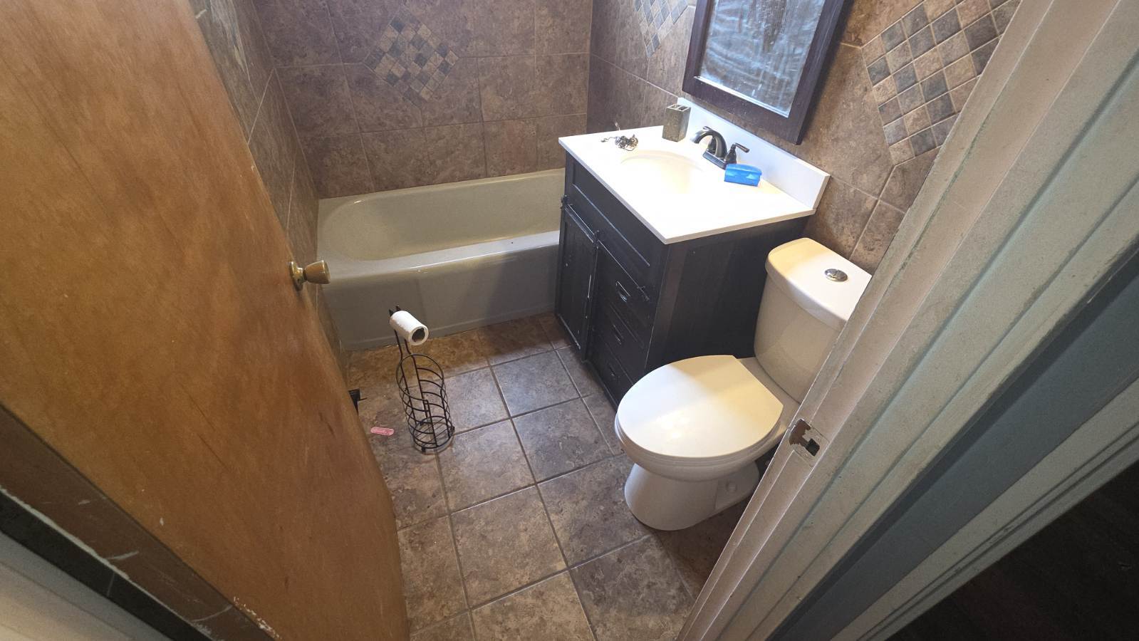 15409 Dobson Avenue Property Photo 3