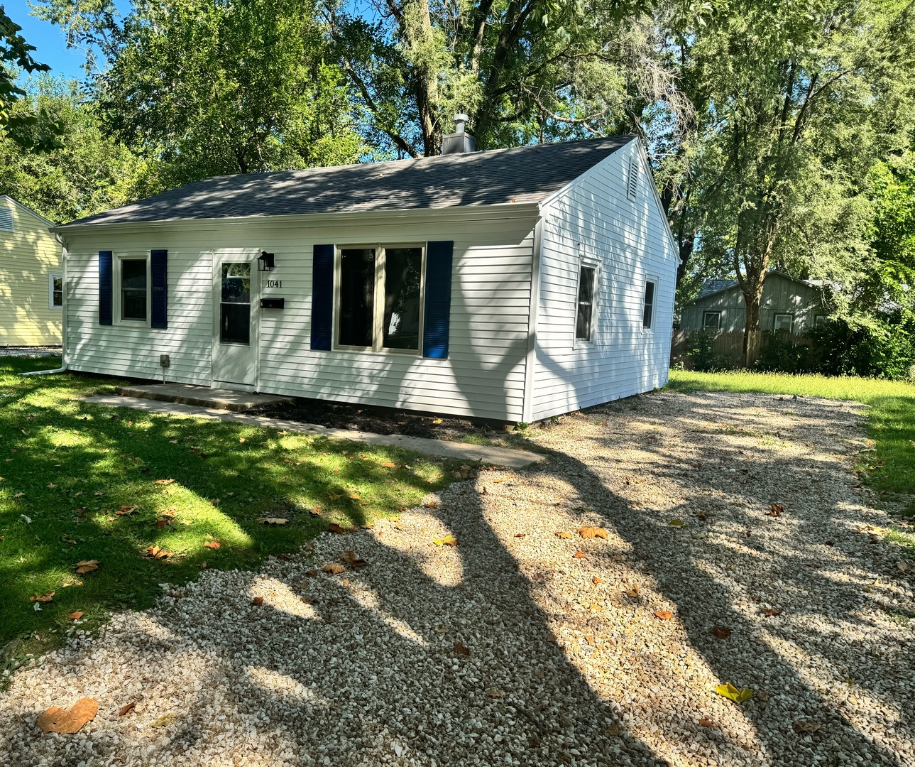 1041 Eastview Drive Property Photo 1